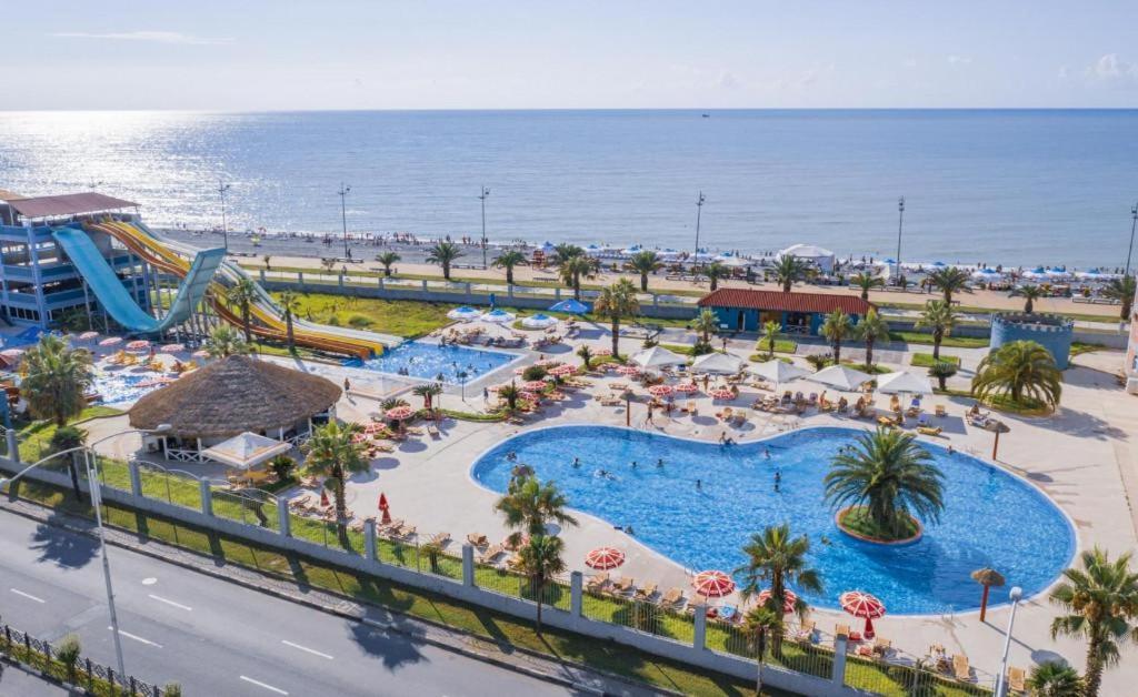 Real Palace Batumi Zewnętrze zdjęcie